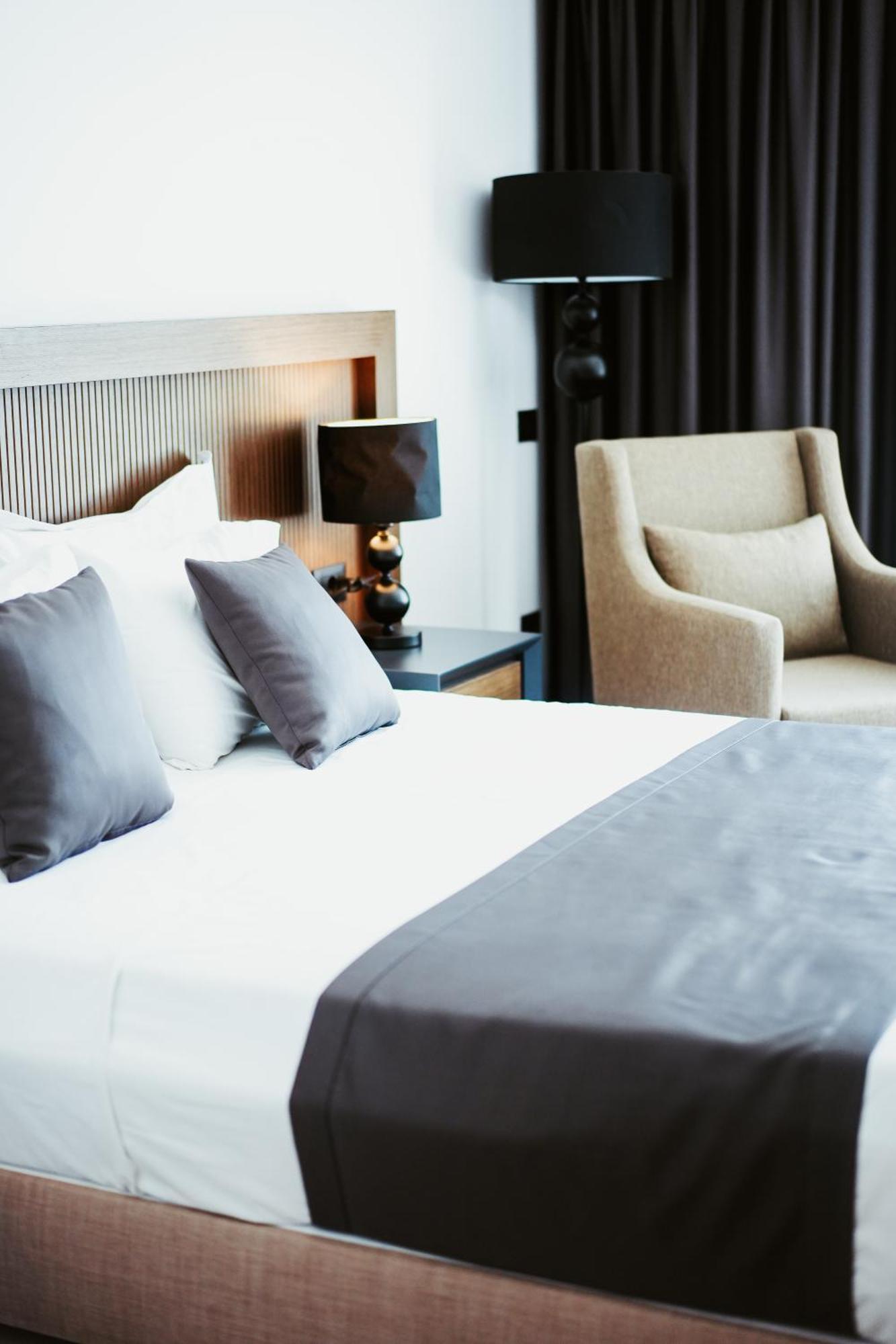 Palladium Beach Hotel- Private Beach Included Дхерми Экстерьер фото