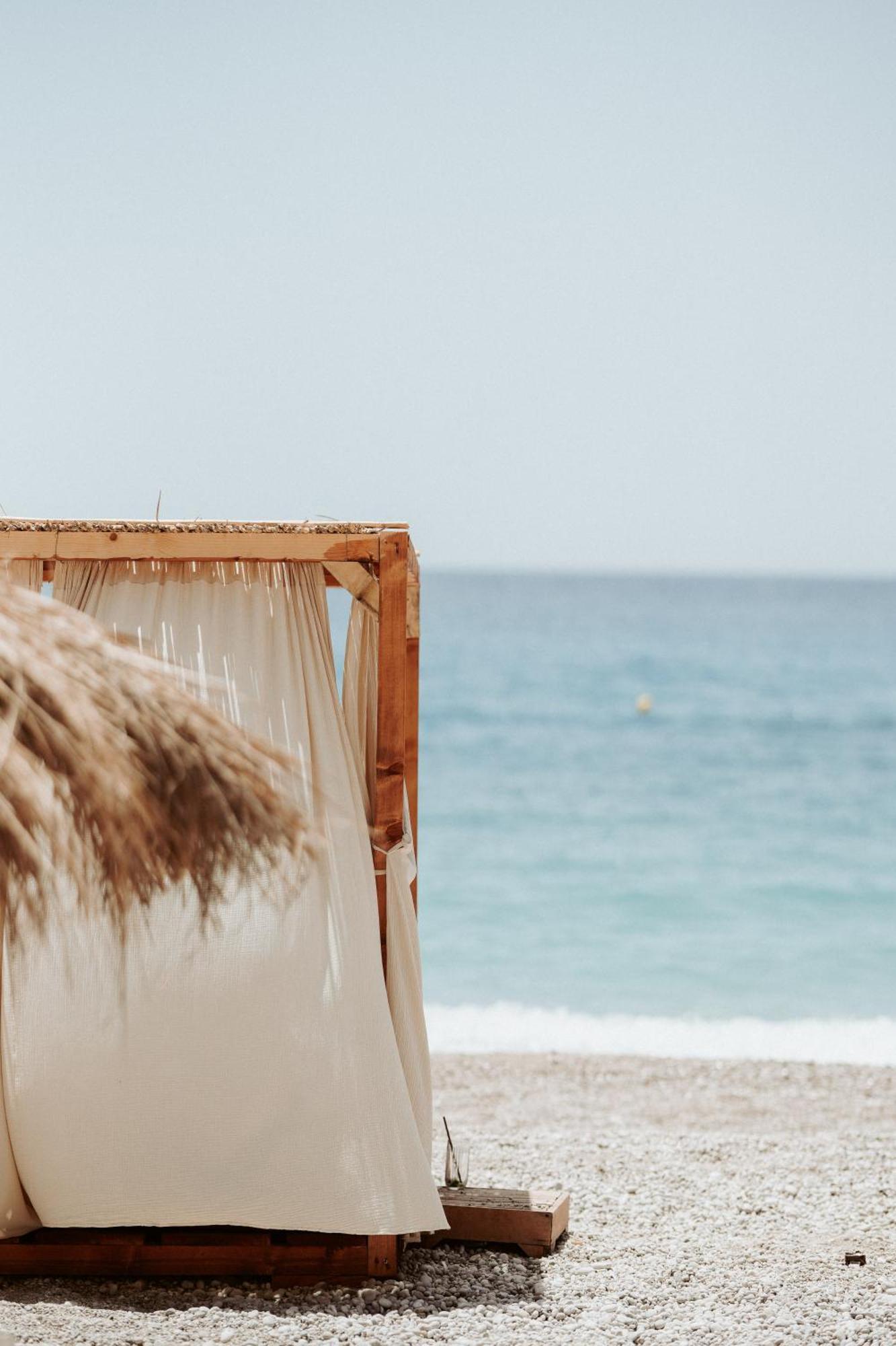 Palladium Beach Hotel- Private Beach Included Дхерми Экстерьер фото